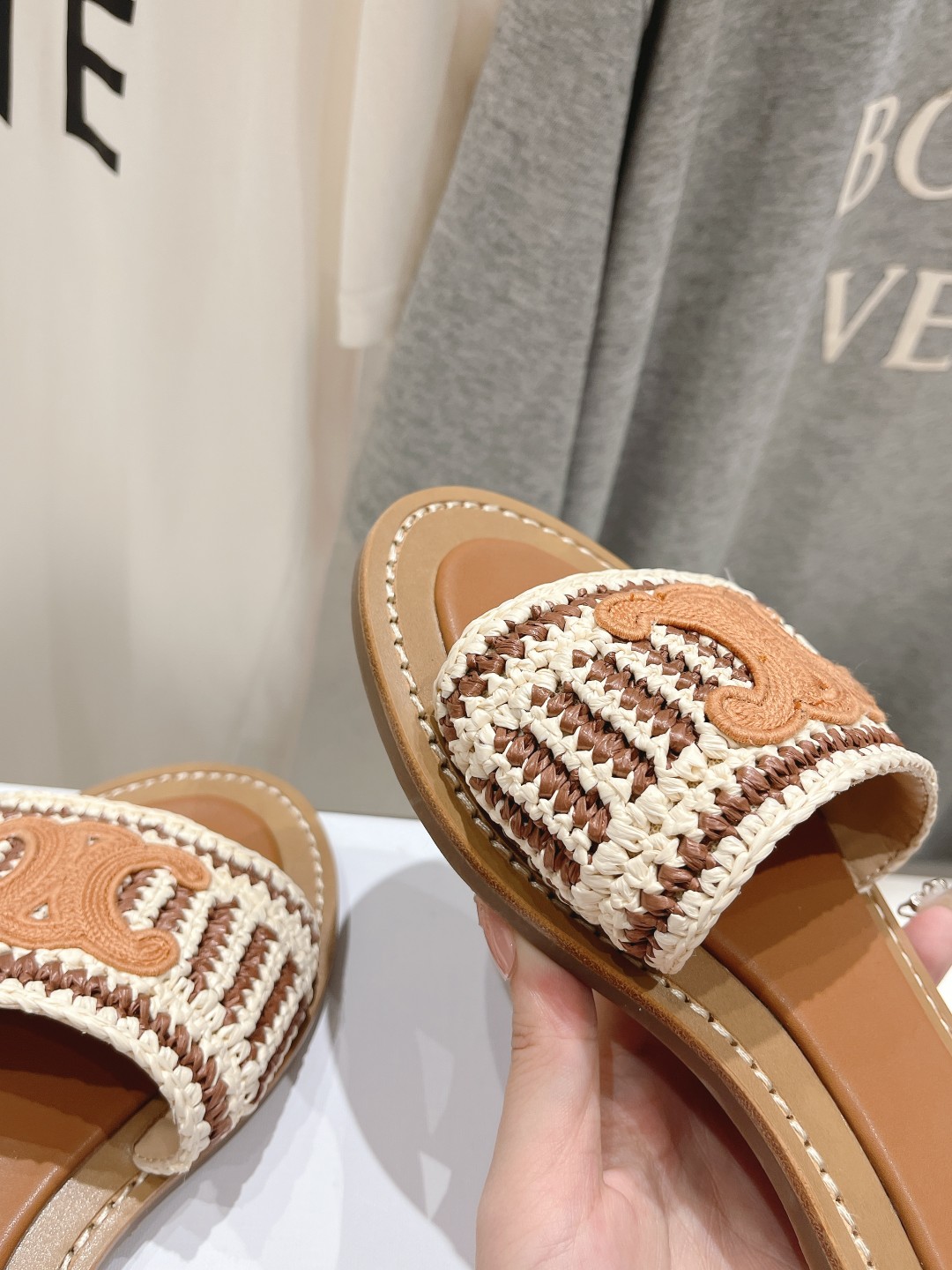 高版本出厂
 Celine*塞琳2025ss思琳初夏新款凯旋门Logo凉拖鞋
高级感十足  网红ins种