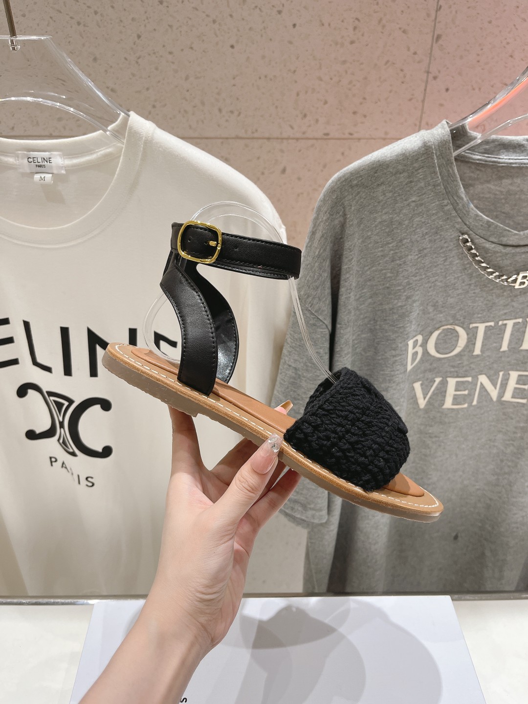 高版本出厂
 Celine*塞琳2025ss思琳初夏新款凯旋门Logo凉鞋
高级感十足  网红ins种草