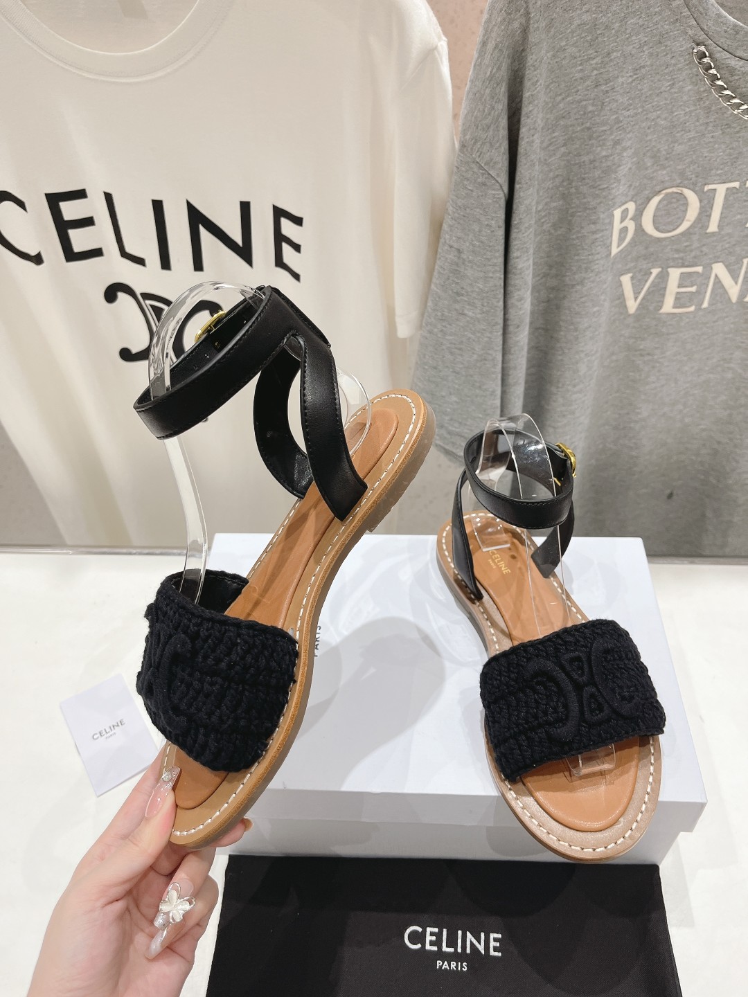 高版本出厂
 Celine*塞琳2025ss思琳初夏新款凯旋门Logo凉鞋
高级感十足  网红ins种草