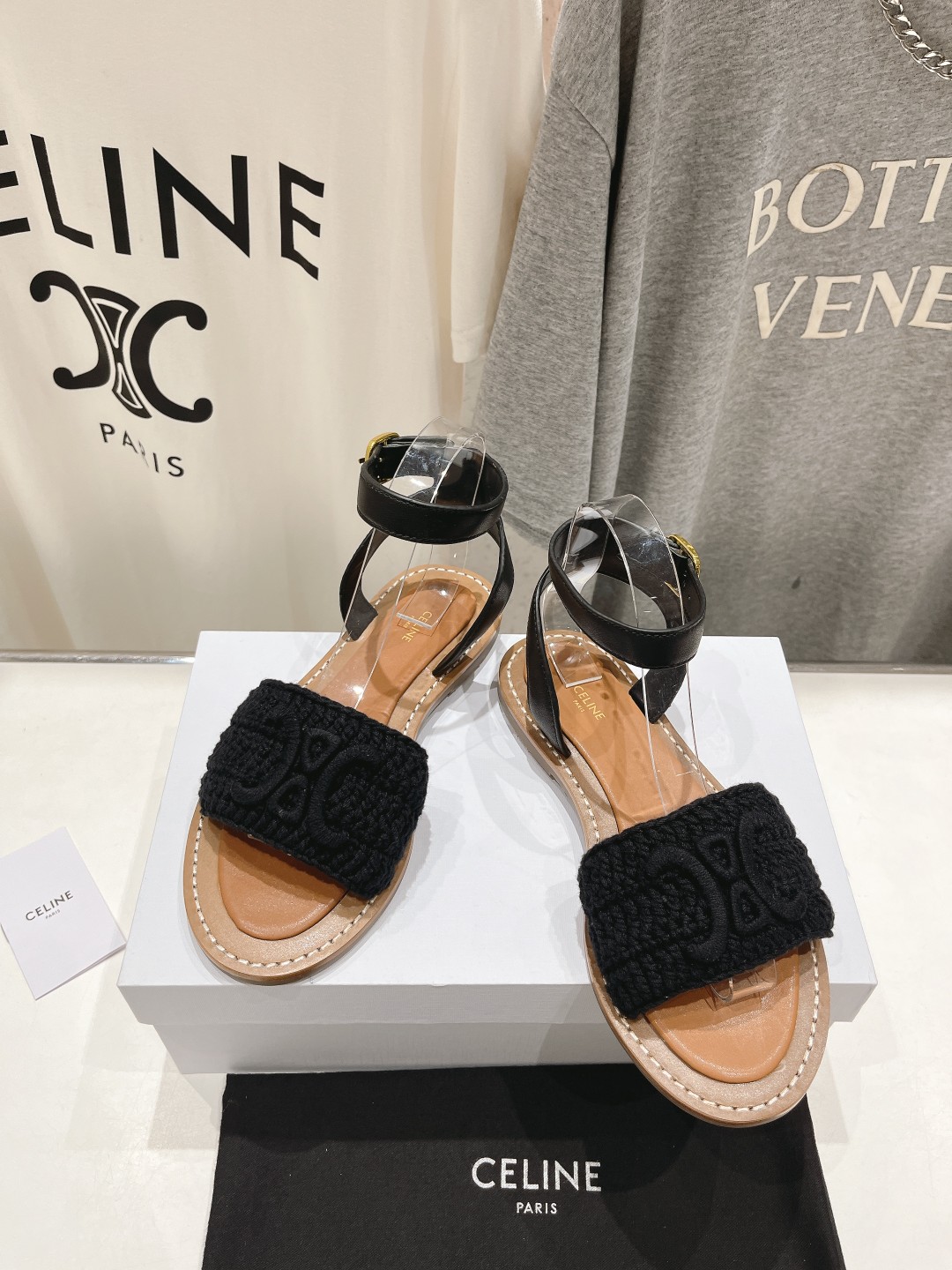 高版本出厂
 Celine*塞琳2025ss思琳初夏新款凯旋门Logo凉鞋
高级感十足  网红ins种草