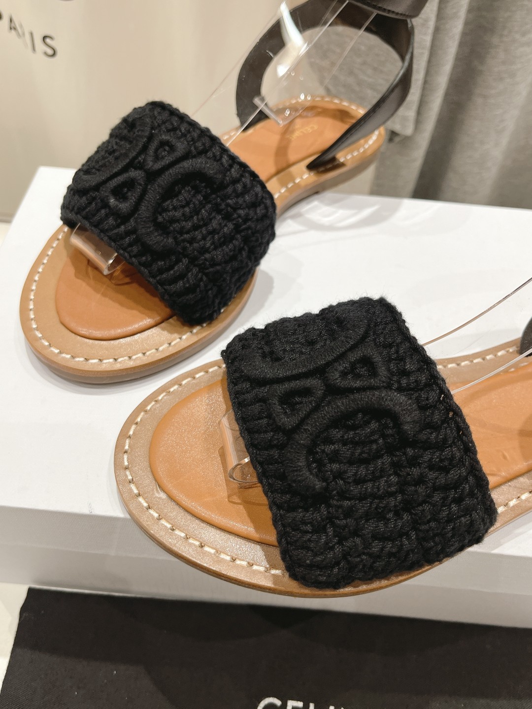 高版本出厂
 Celine*塞琳2025ss思琳初夏新款凯旋门Logo凉鞋
高级感十足  网红ins种草