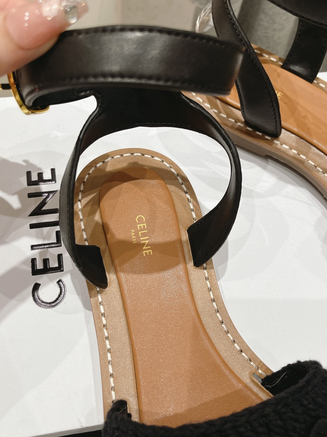 高版本出厂
 Celine*塞琳2025ss思琳初夏新款凯旋门Logo凉鞋
高级感十足  网红ins种草