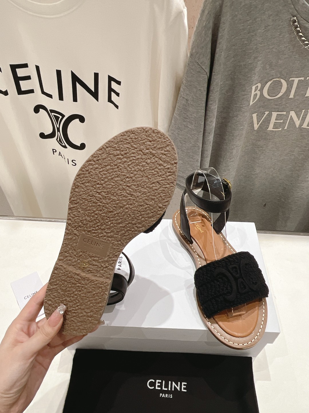 高版本出厂
 Celine*塞琳2025ss思琳初夏新款凯旋门Logo凉鞋
高级感十足  网红ins种草