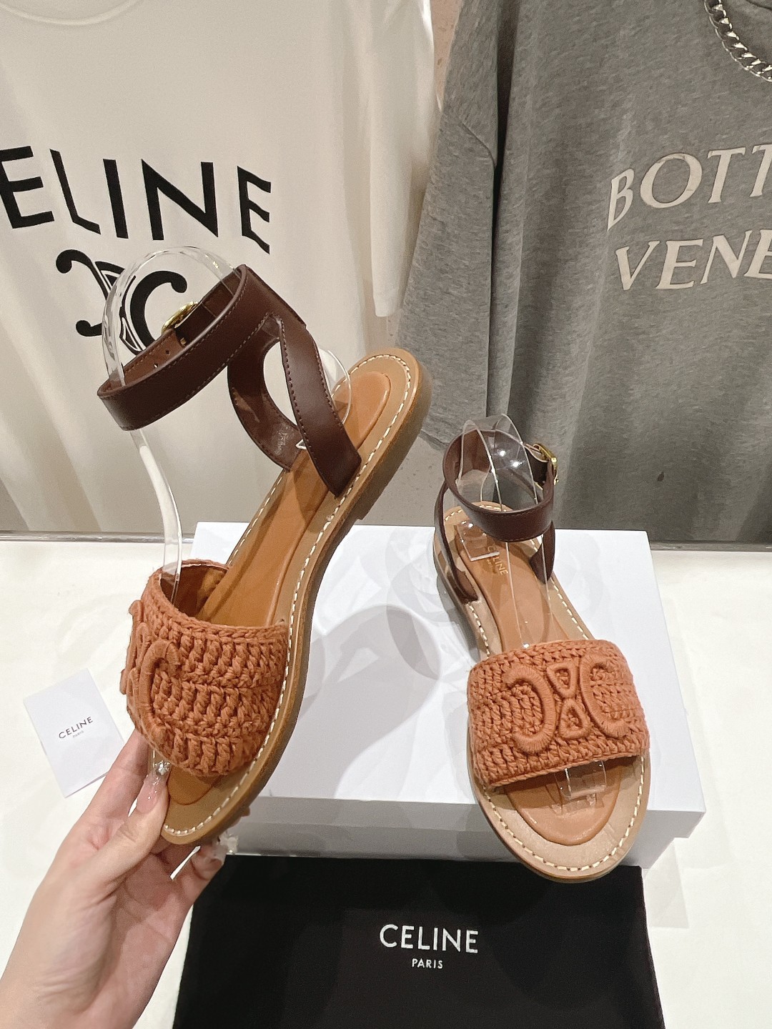 高版本出厂
 Celine*塞琳2025ss思琳初夏新款凯旋门Logo凉鞋
高级感十足  网红ins种草