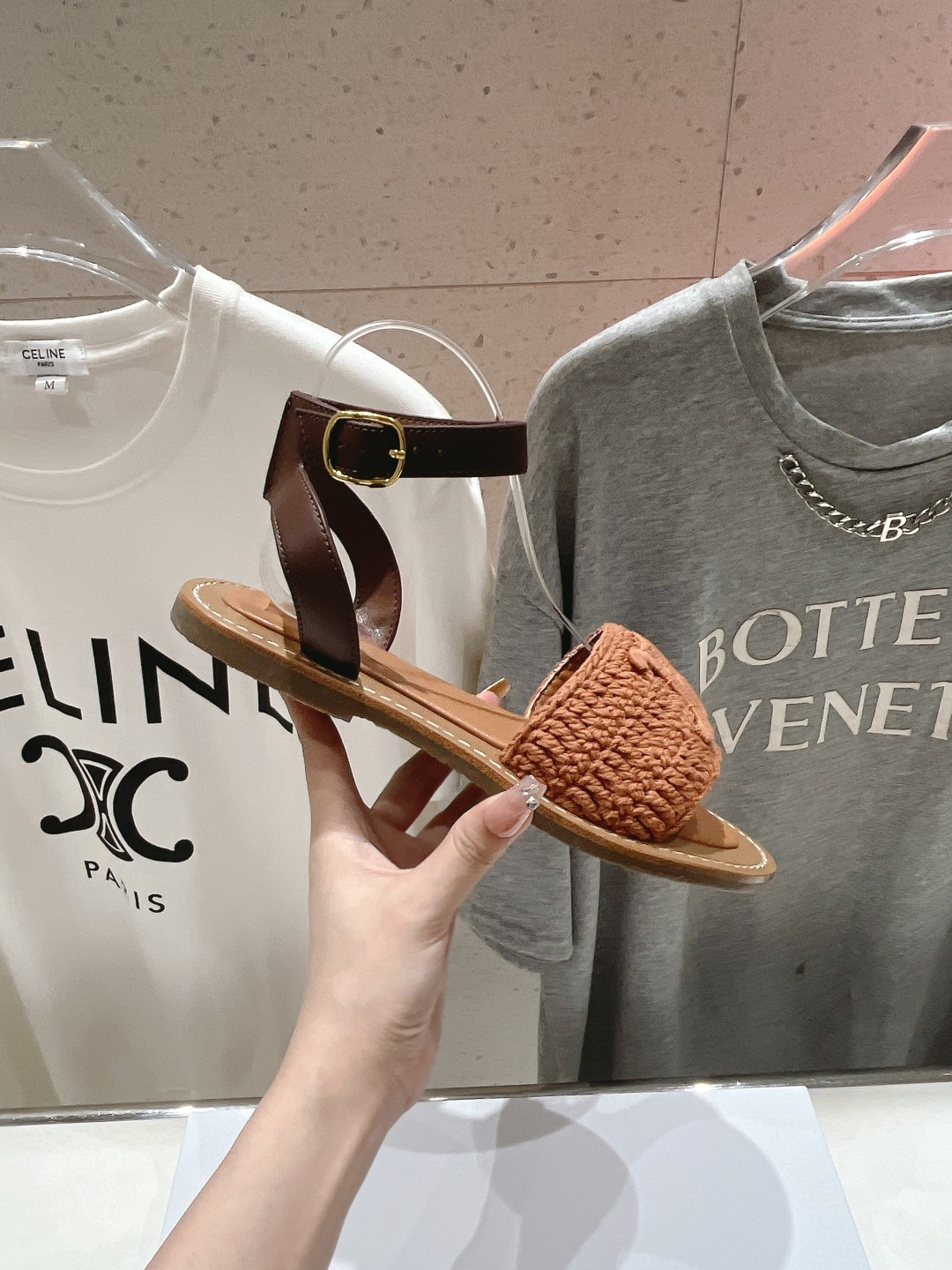 高版本出厂
 Celine*塞琳2025ss思琳初夏新款凯旋门Logo凉鞋
高级感十足  网红ins种草