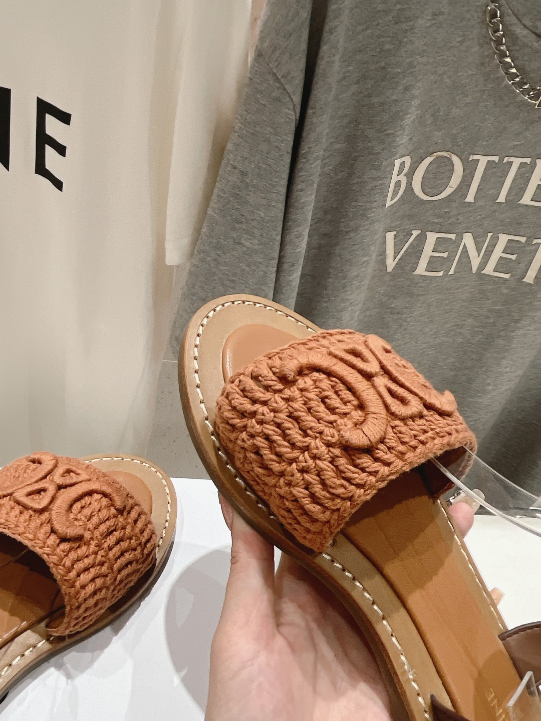 高版本出厂
 Celine*塞琳2025ss思琳初夏新款凯旋门Logo凉鞋
高级感十足  网红ins种草