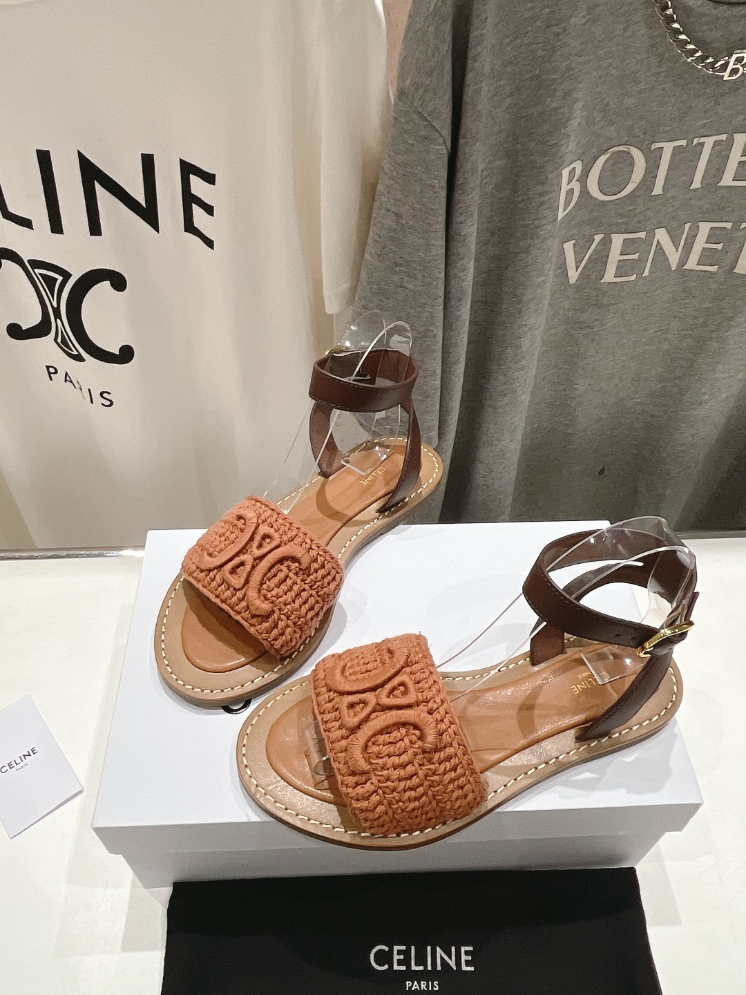 高版本出厂
 Celine*塞琳2025ss思琳初夏新款凯旋门Logo凉鞋
高级感十足  网红ins种草