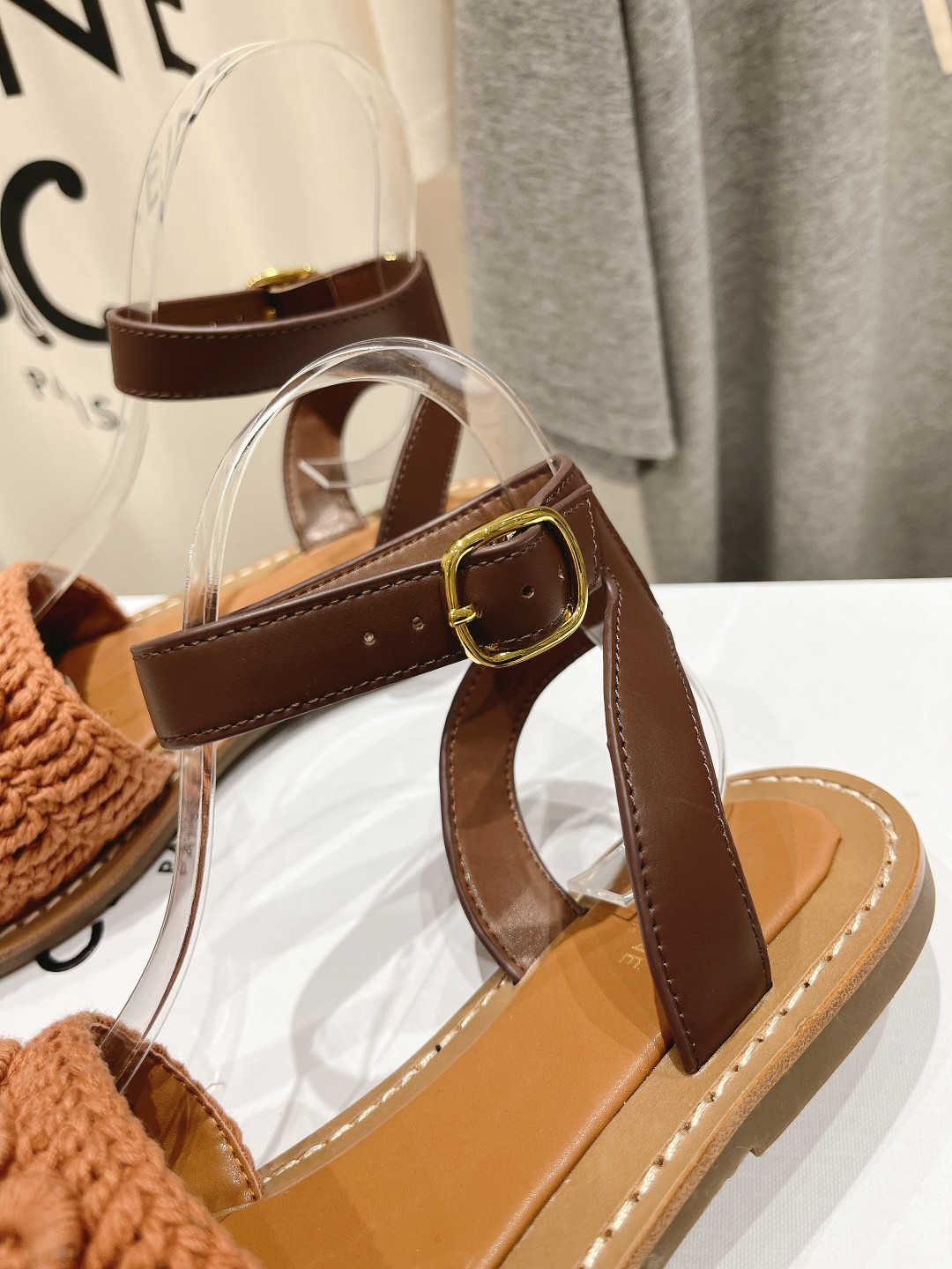 高版本出厂
 Celine*塞琳2025ss思琳初夏新款凯旋门Logo凉鞋
高级感十足  网红ins种草