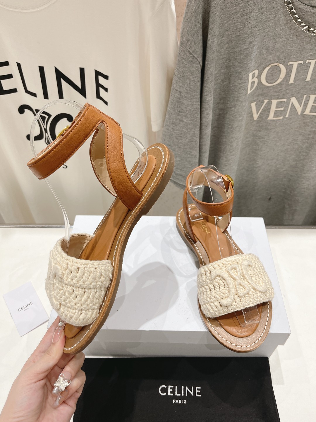 高版本出厂
 Celine*塞琳2025ss思琳初夏新款凯旋门Logo凉鞋
高级感十足  网红ins种草