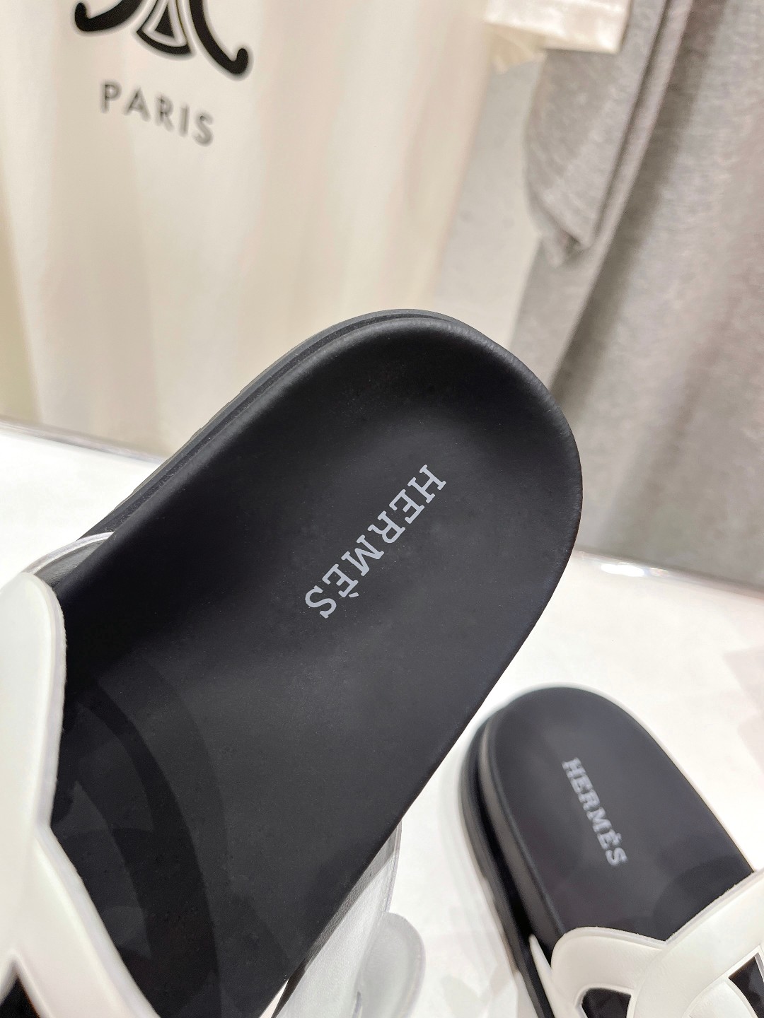 高版本出厂 男码+10 Herme*H家春夏凉拖系列经典款型➕最新配色 一直都很火爆的二舅拖鞋,随意各种