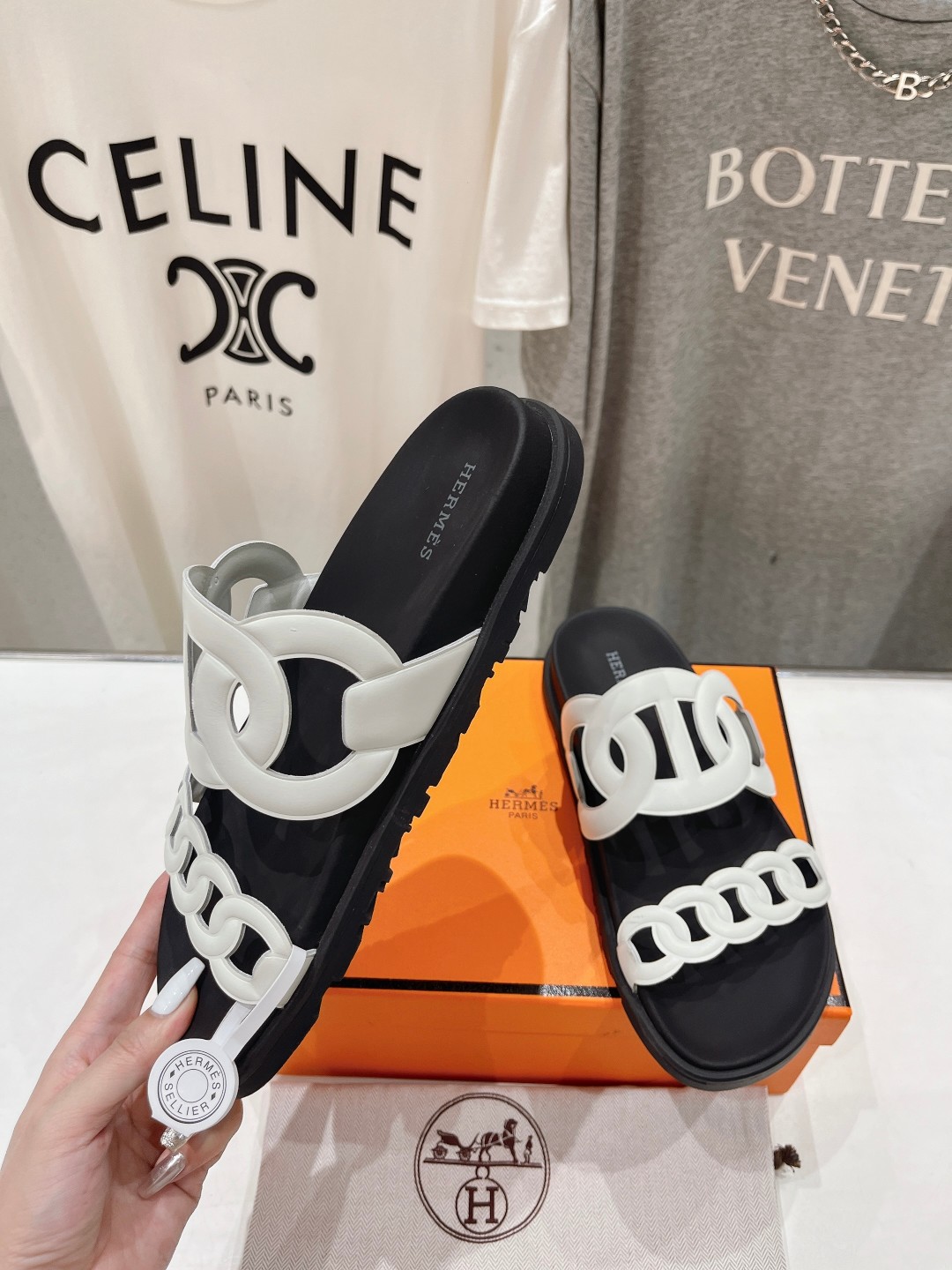 高版本出厂 男码+10 Herme*H家春夏凉拖系列经典款型➕最新配色 一直都很火爆的二舅拖鞋,随意各种
