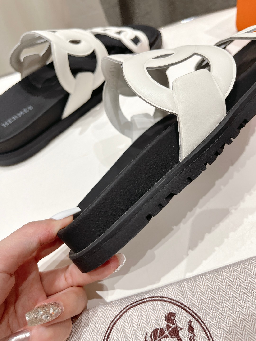 高版本出厂 男码+10 Herme*H家春夏凉拖系列经典款型➕最新配色 一直都很火爆的二舅拖鞋,随意各种