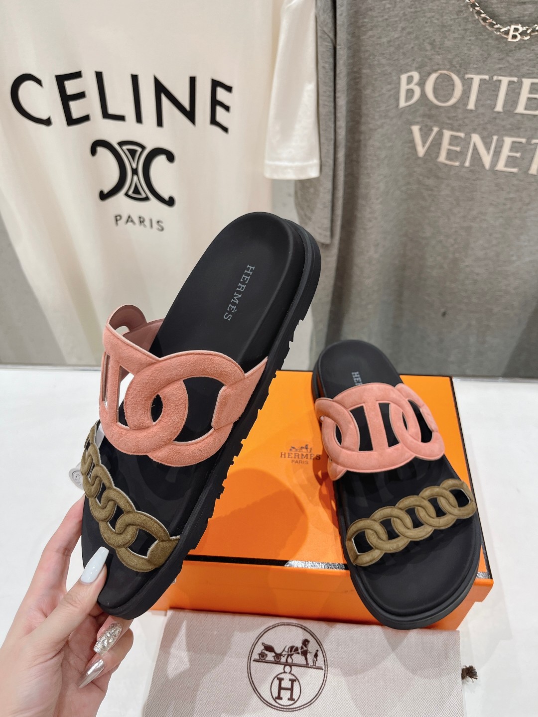高版本出厂 男码+10 Herme*H家春夏凉拖系列经典款型➕最新配色 一直都很火爆的二舅拖鞋,随意各种