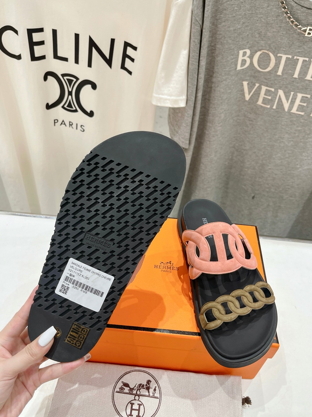 高版本出厂 男码+10 Herme*H家春夏凉拖系列经典款型➕最新配色 一直都很火爆的二舅拖鞋,随意各种