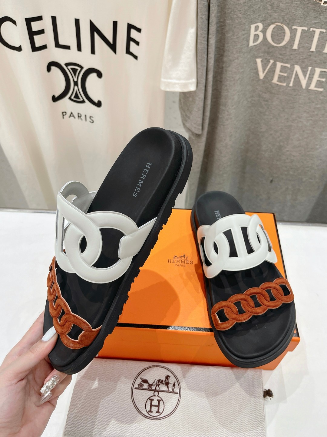 高版本出厂 男码+10 Herme*H家春夏凉拖系列经典款型➕最新配色 一直都很火爆的二舅拖鞋,随意各种