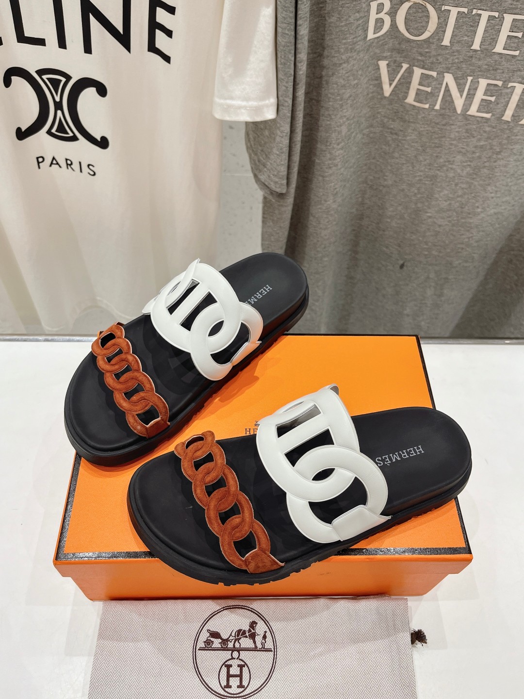高版本出厂 男码+10 Herme*H家春夏凉拖系列经典款型➕最新配色 一直都很火爆的二舅拖鞋,随意各种
