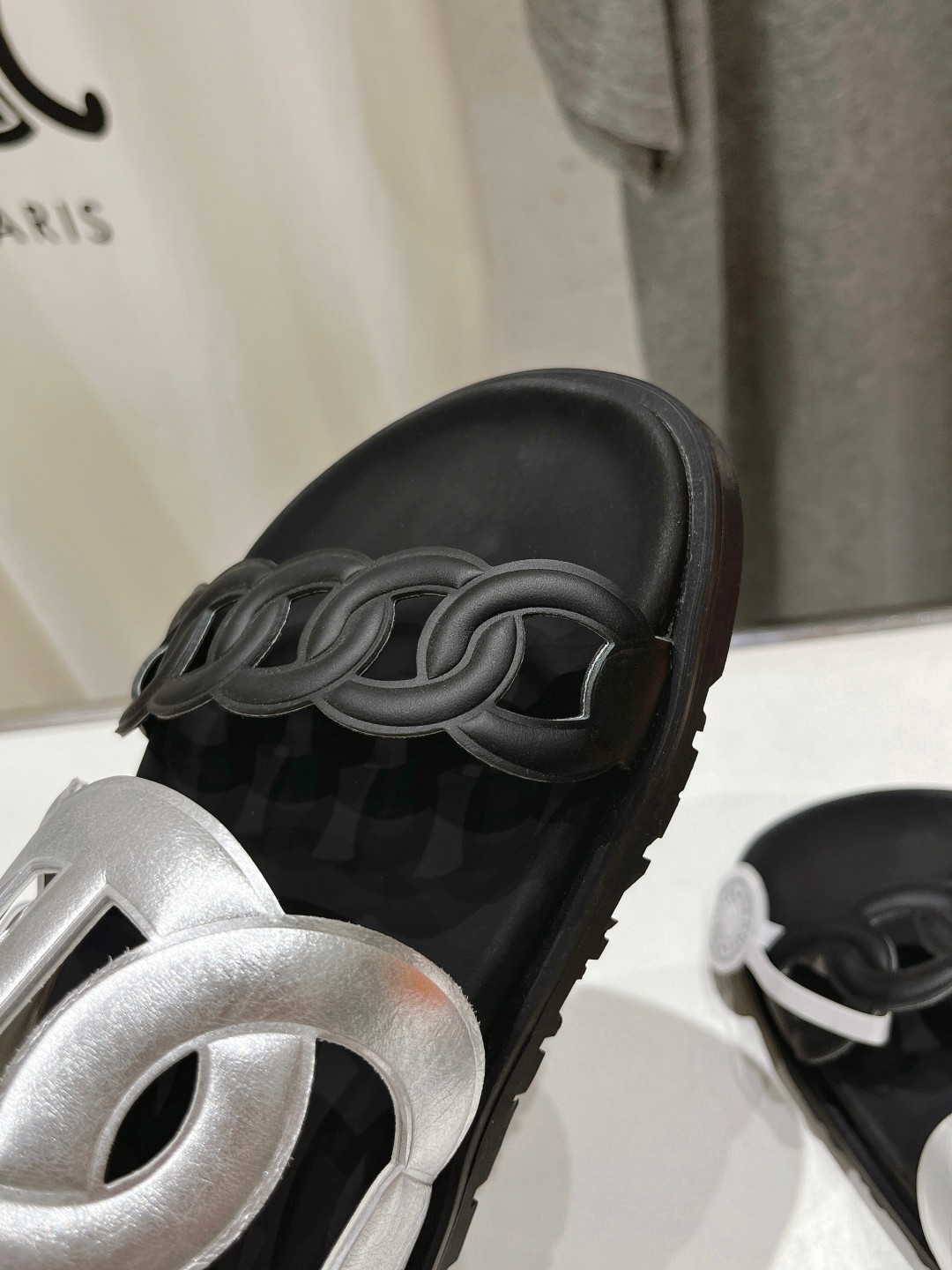 高版本出厂 男码+10 Herme*H家春夏凉拖系列经典款型➕最新配色 一直都很火爆的二舅拖鞋,随意各种