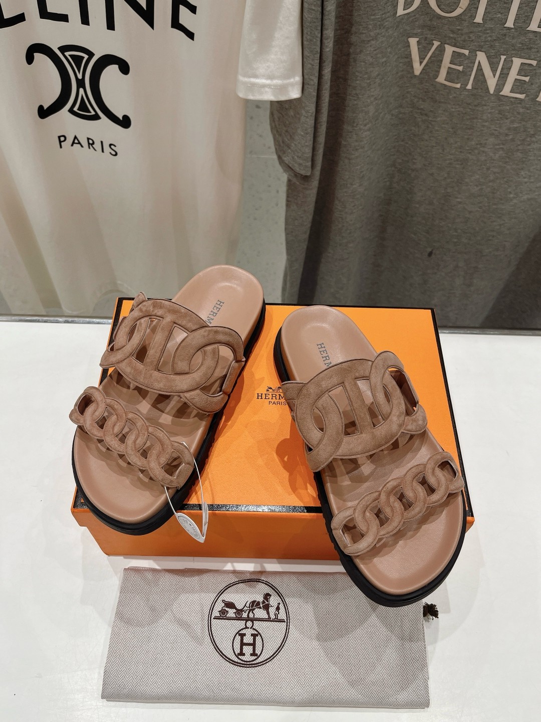 高版本出厂 男码+10 Herme*H家春夏凉拖系列经典款型➕最新配色 一直都很火爆的二舅拖鞋,随意各种