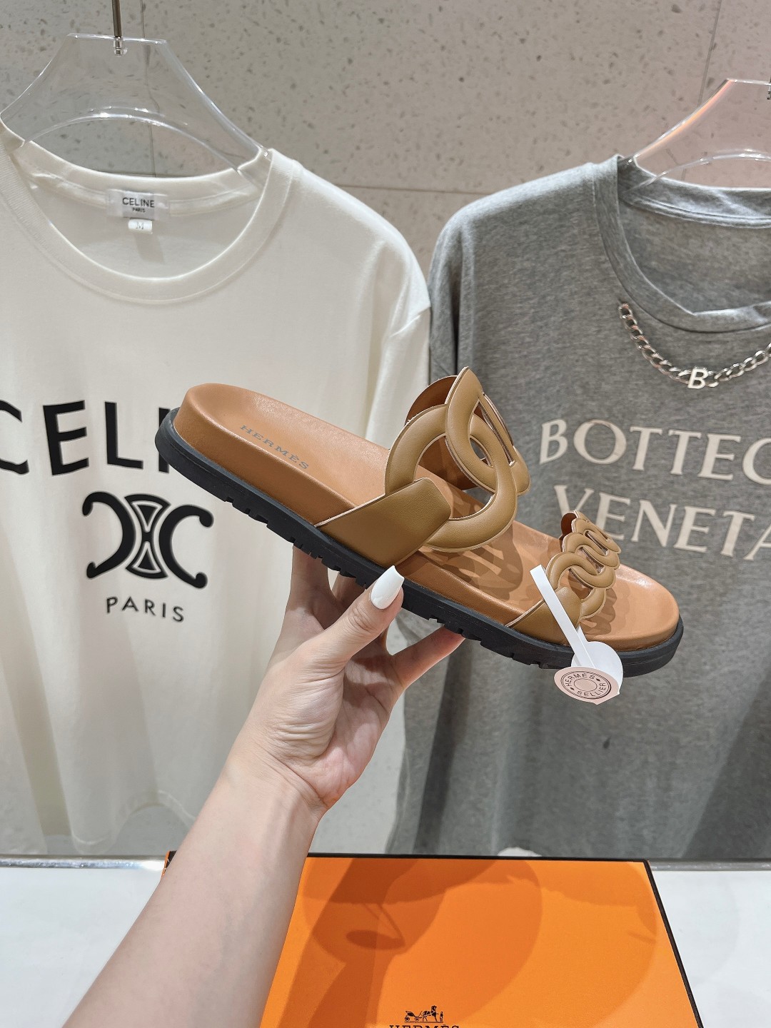 高版本出厂 男码+10 Herme*H家春夏凉拖系列经典款型➕最新配色 一直都很火爆的二舅拖鞋,随意各种