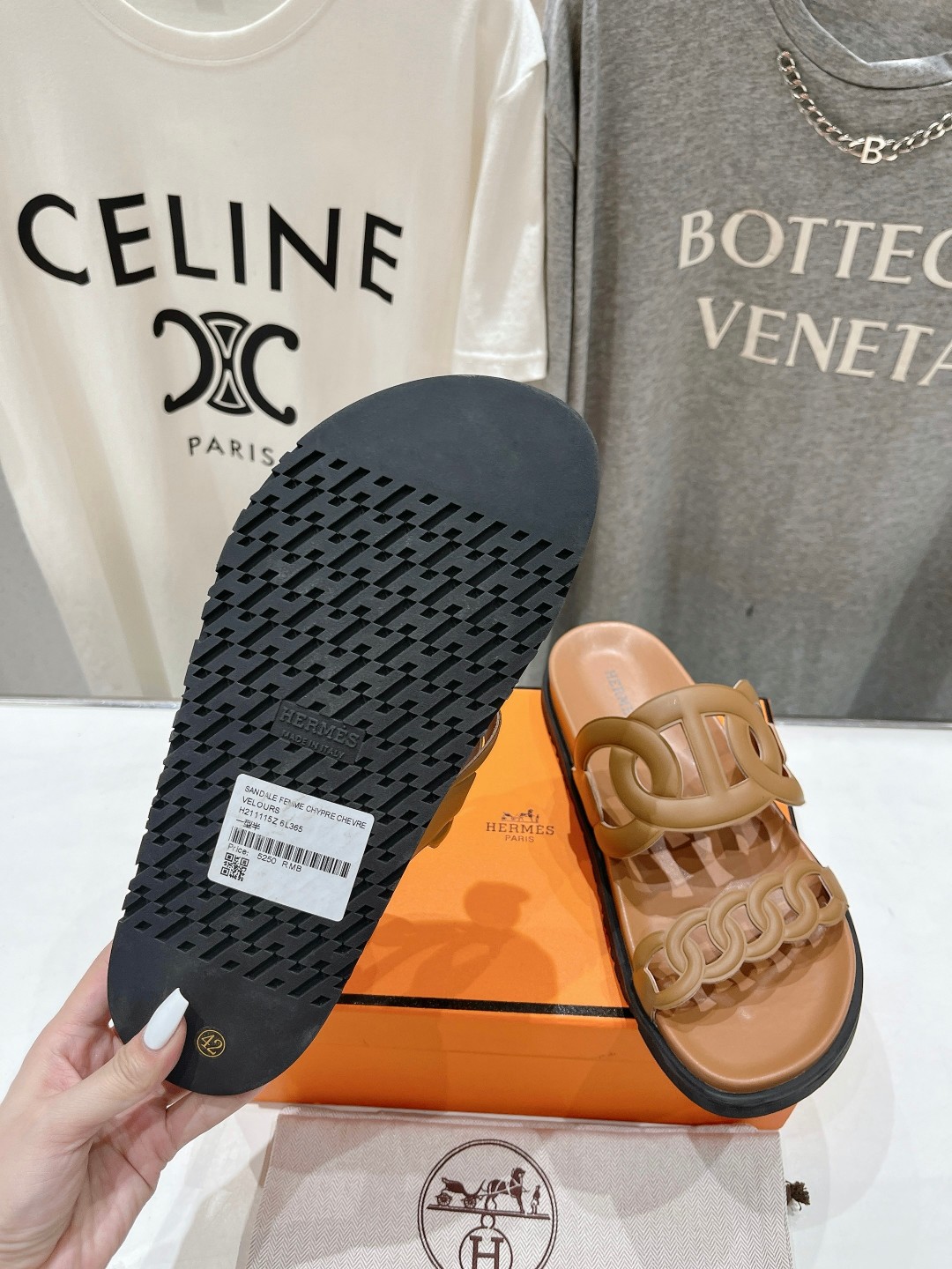 高版本出厂 男码+10 Herme*H家春夏凉拖系列经典款型➕最新配色 一直都很火爆的二舅拖鞋,随意各种