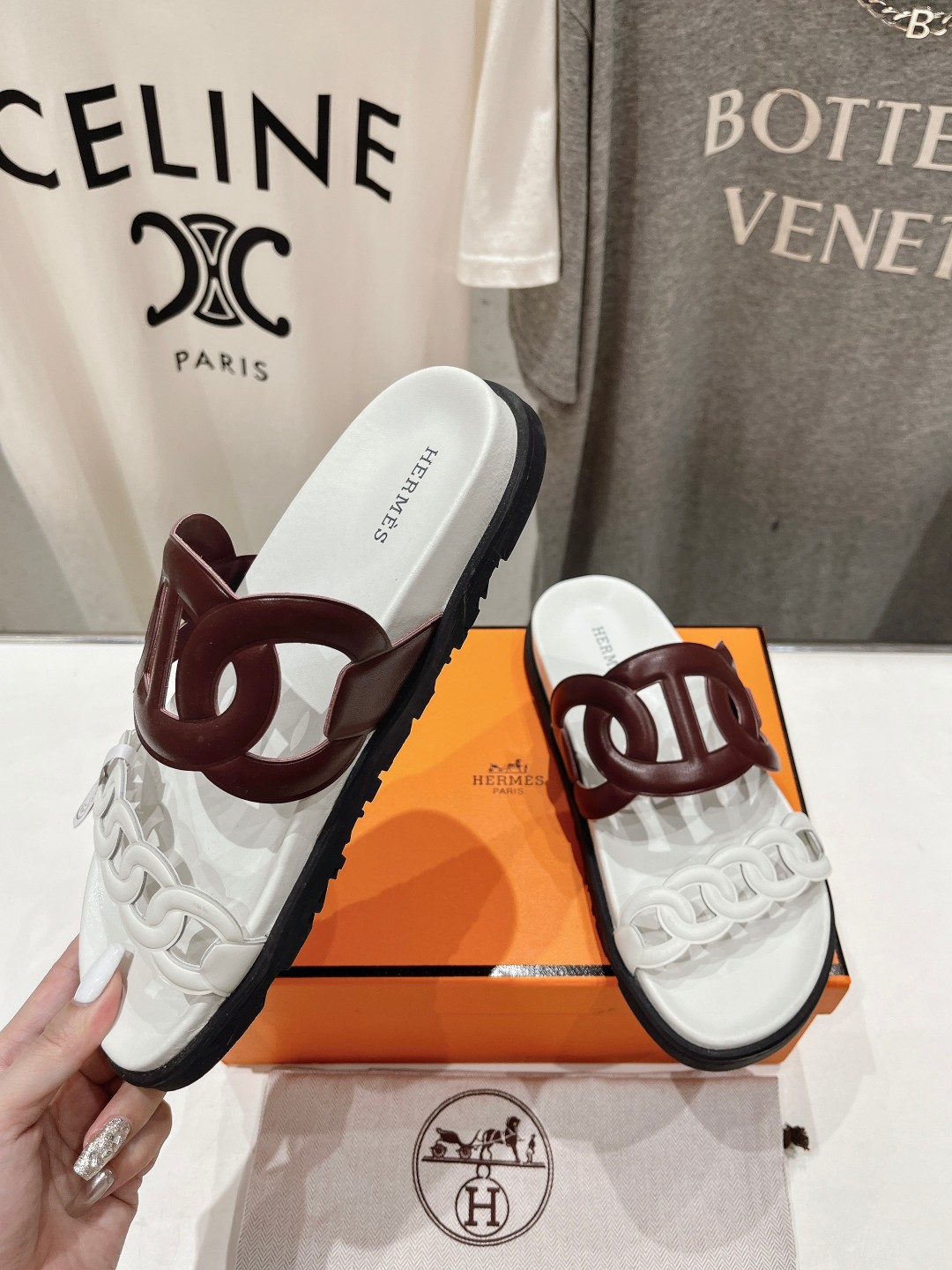 高版本出厂 男码+10 Herme*H家春夏凉拖系列经典款型➕最新配色 一直都很火爆的二舅拖鞋,随意各种