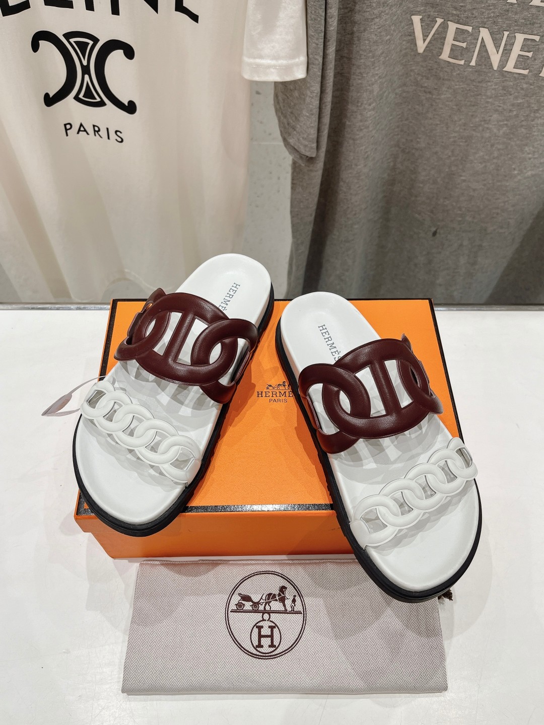 高版本出厂 男码+10 Herme*H家春夏凉拖系列经典款型➕最新配色 一直都很火爆的二舅拖鞋,随意各种