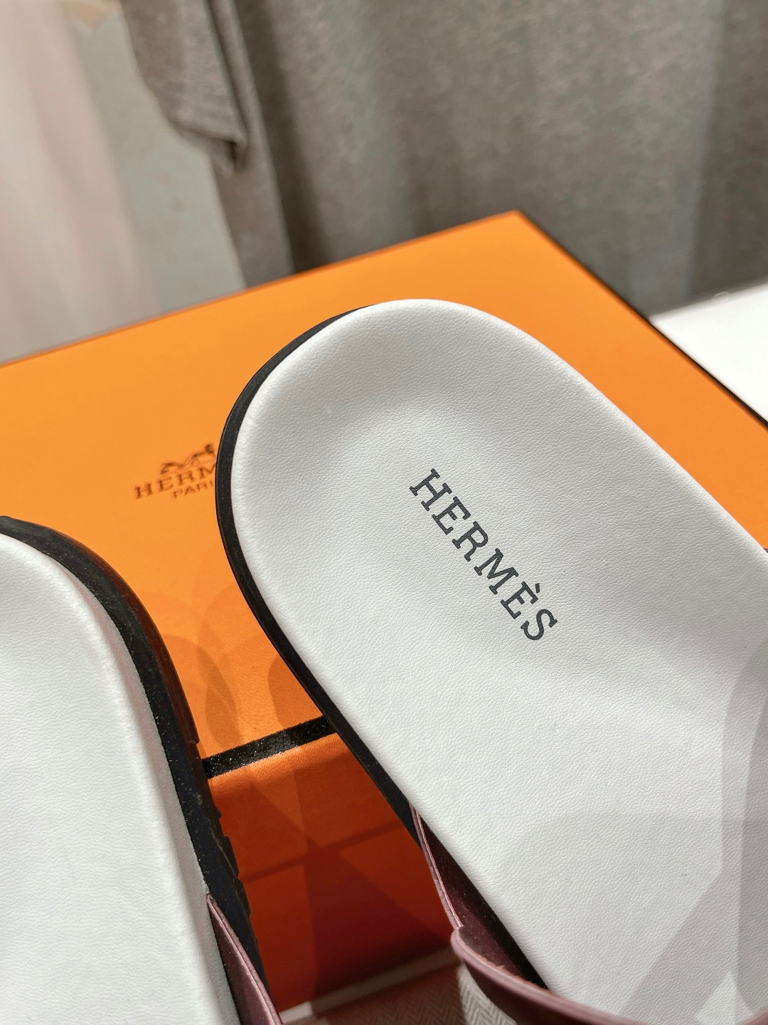 高版本出厂 男码+10 Herme*H家春夏凉拖系列经典款型➕最新配色 一直都很火爆的二舅拖鞋,随意各种