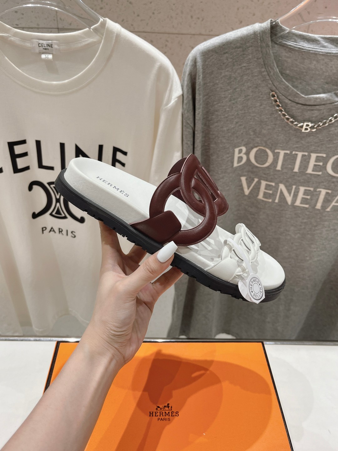 高版本出厂 男码+10 Herme*H家春夏凉拖系列经典款型➕最新配色 一直都很火爆的二舅拖鞋,随意各种