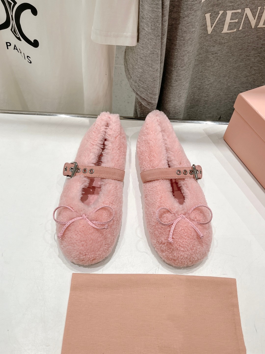 Designer Fake
 MiuMiu Flat Shoes Single Layer Shoes Exclusive Cheap
 Rubber Sheepskin Fall/Winter Collection