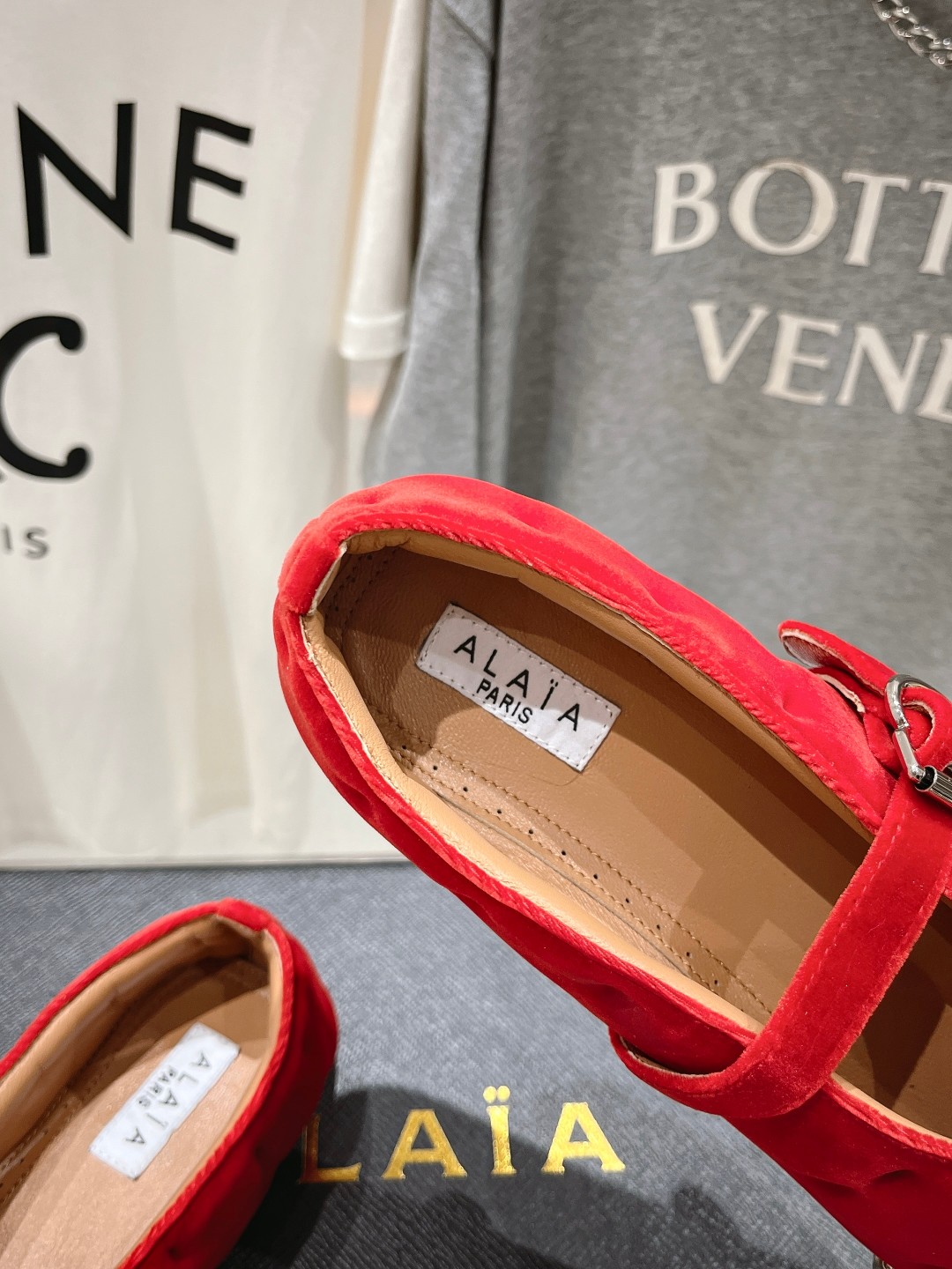 Alaia 24s Ballet Shoes: High-End Elegance with Comfort and Style - 图片 6