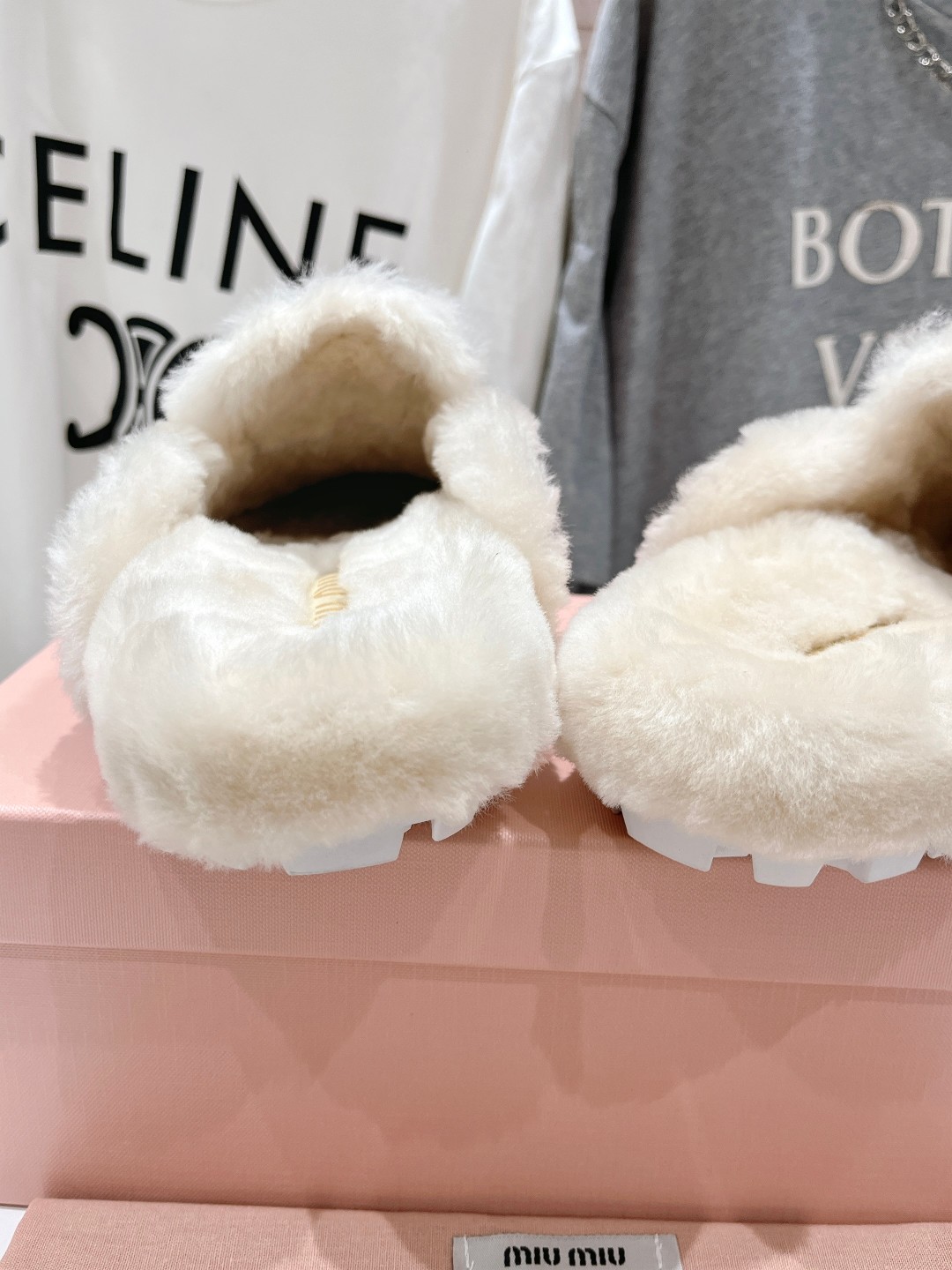 高版本出厂 MiuMiu/缪缪2025ss秋冬最新火爆款勃肯穆勒毛毛拖鞋 半包拖原版倒模楦型，极致1:1