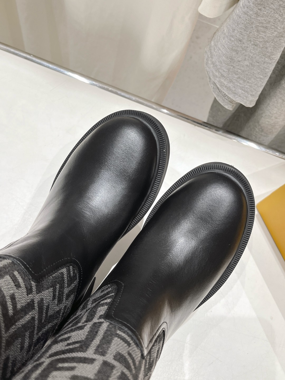 高版本出厂 FENDI芬迪F029 2025ss秋冬新款长靴直筒靴 高筒靴 芬迪又出美靴啦 头层牛皮面料