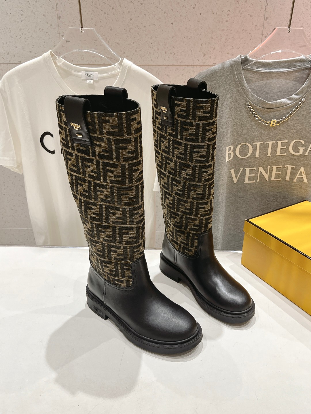 高版本出厂 FENDI芬迪F029 2025ss秋冬新款长靴直筒靴 高筒靴 芬迪又出美靴啦 头层牛皮面料