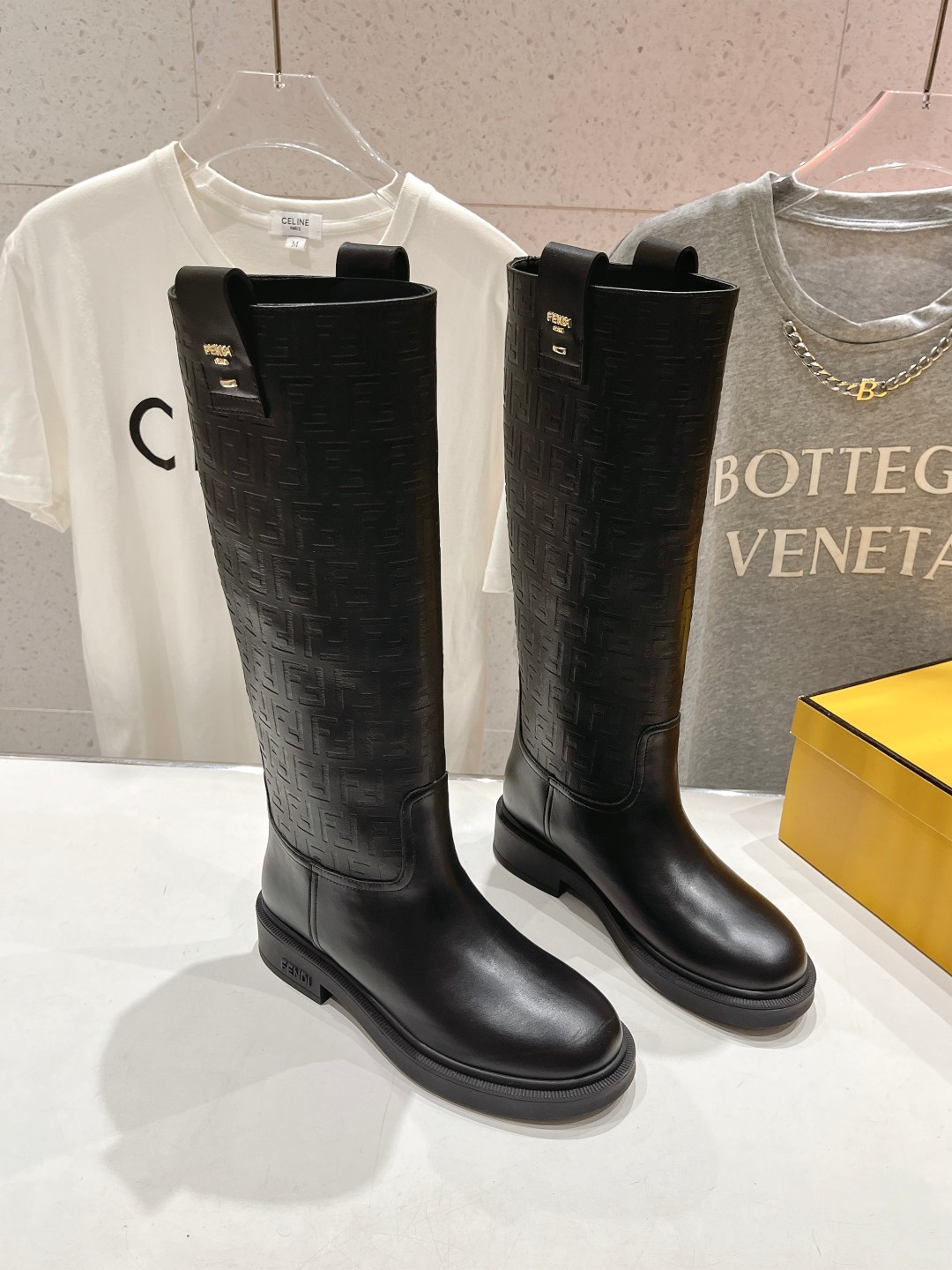 高版本出厂 FENDI芬迪F029 2025ss秋冬新款长靴直筒靴 高筒靴 芬迪又出美靴啦 头层牛皮面料