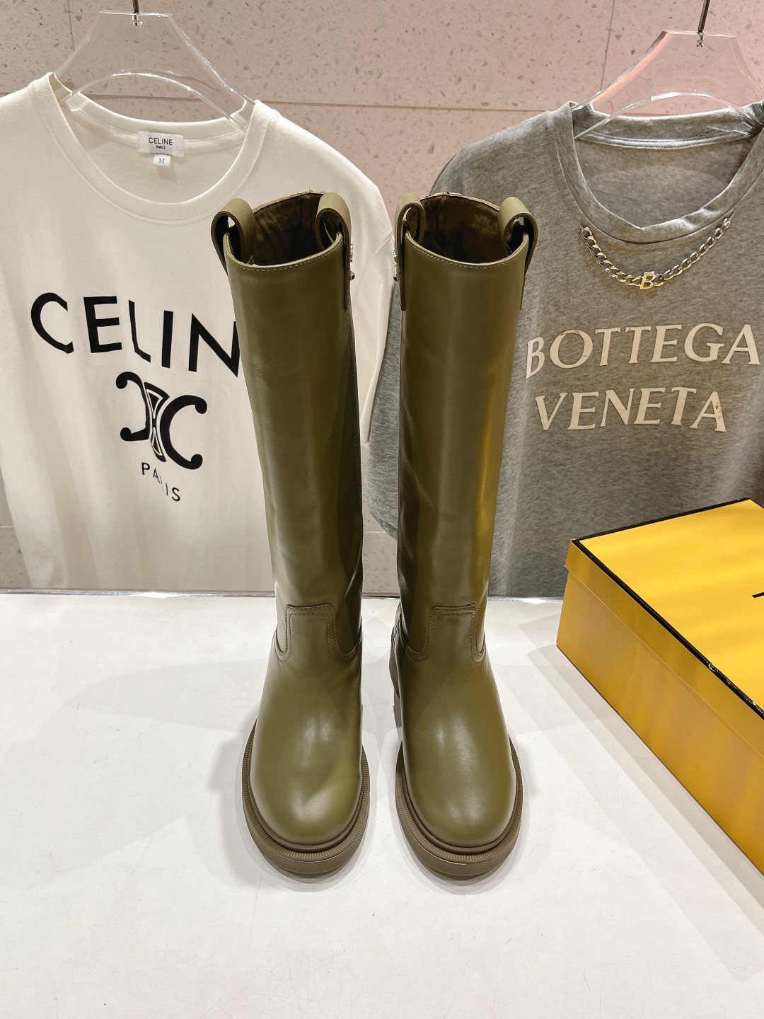 高版本出厂 FENDI芬迪F029 2025ss秋冬新款长靴直筒靴 高筒靴 芬迪又出美靴啦 头层牛皮面料