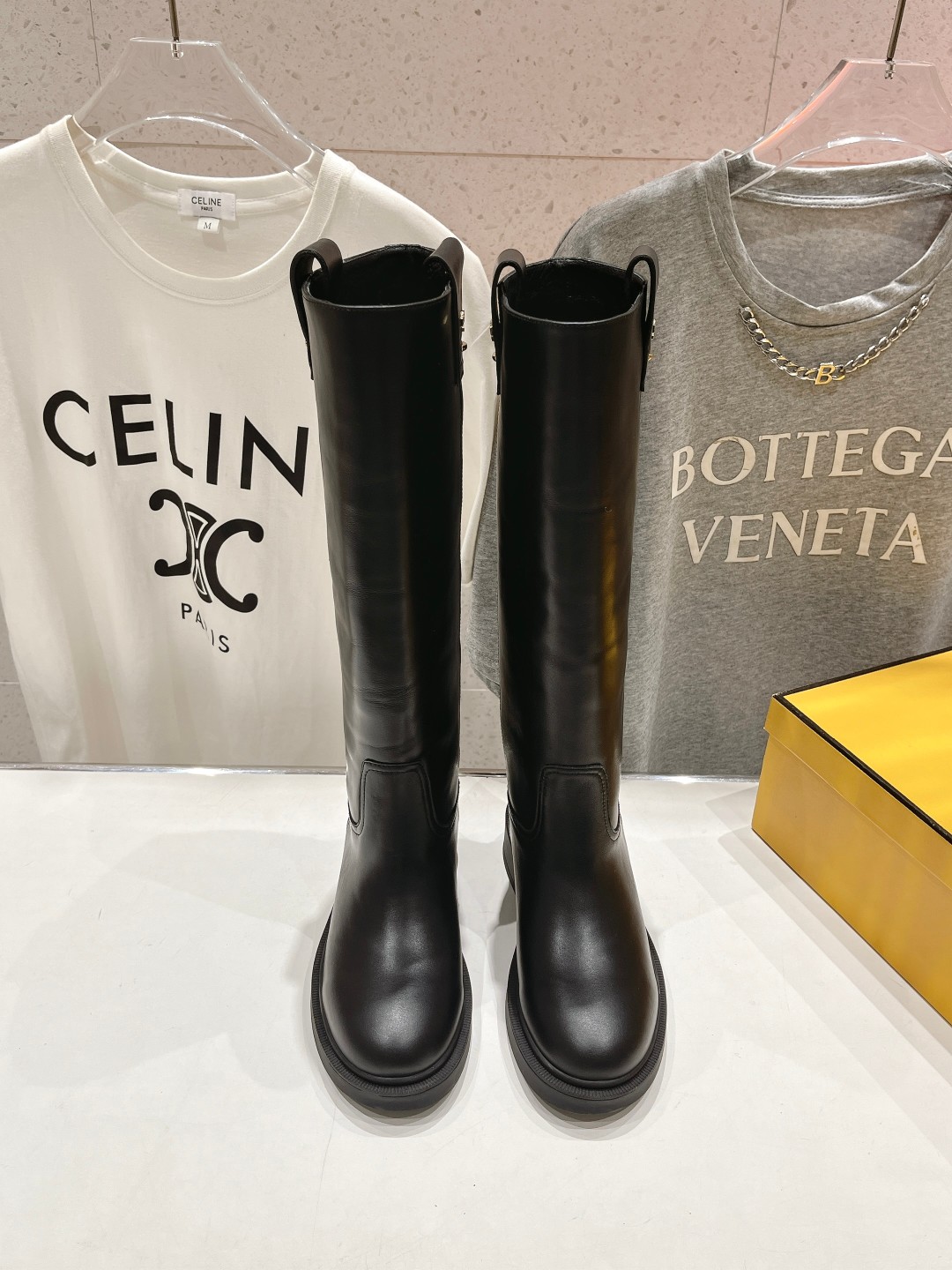 高版本出厂 FENDI芬迪F029 2025ss秋冬新款长靴直筒靴 高筒靴 芬迪又出美靴啦 头层牛皮面料