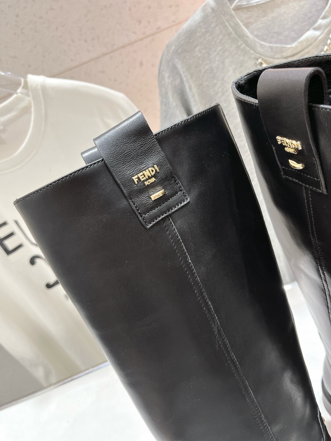 高版本出厂 FENDI芬迪F029 2025ss秋冬新款长靴直筒靴 高筒靴 芬迪又出美靴啦 头层牛皮面料