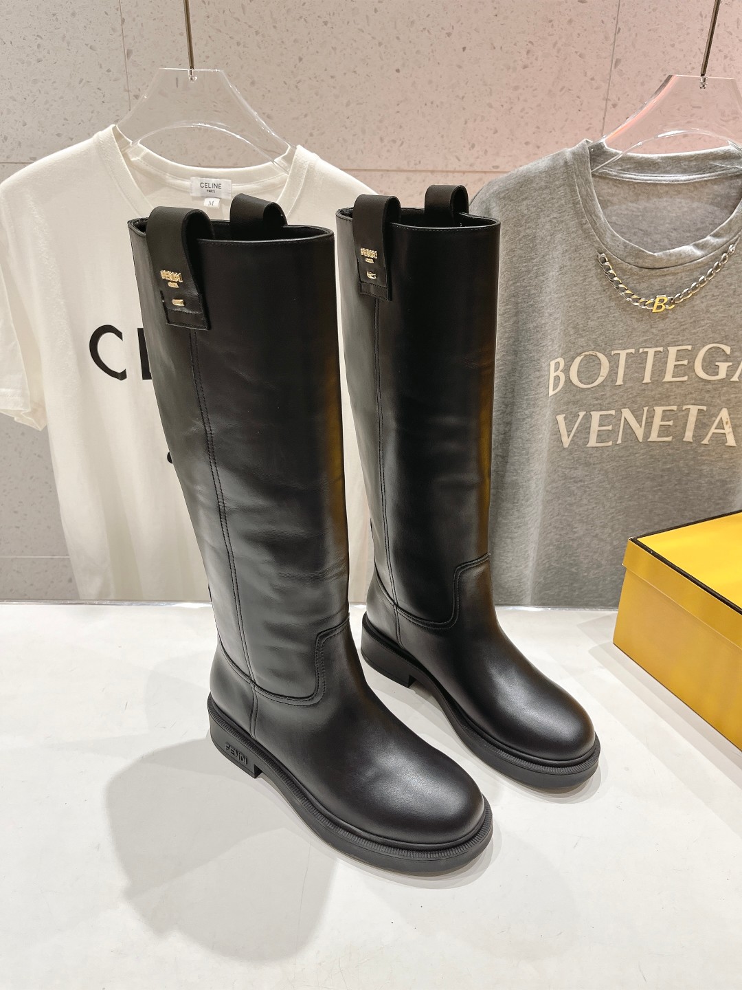 高版本出厂 FENDI芬迪F029 2025ss秋冬新款长靴直筒靴 高筒靴 芬迪又出美靴啦 头层牛皮面料
