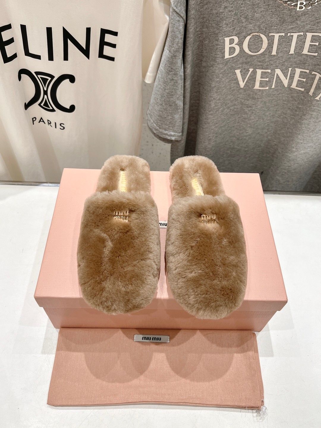 高版本出厂 MiuMiu/缪缪F033 2025ss秋冬新款居家包头毛毛拖鞋毛毛鞋缪缪又让我重新爱了它一