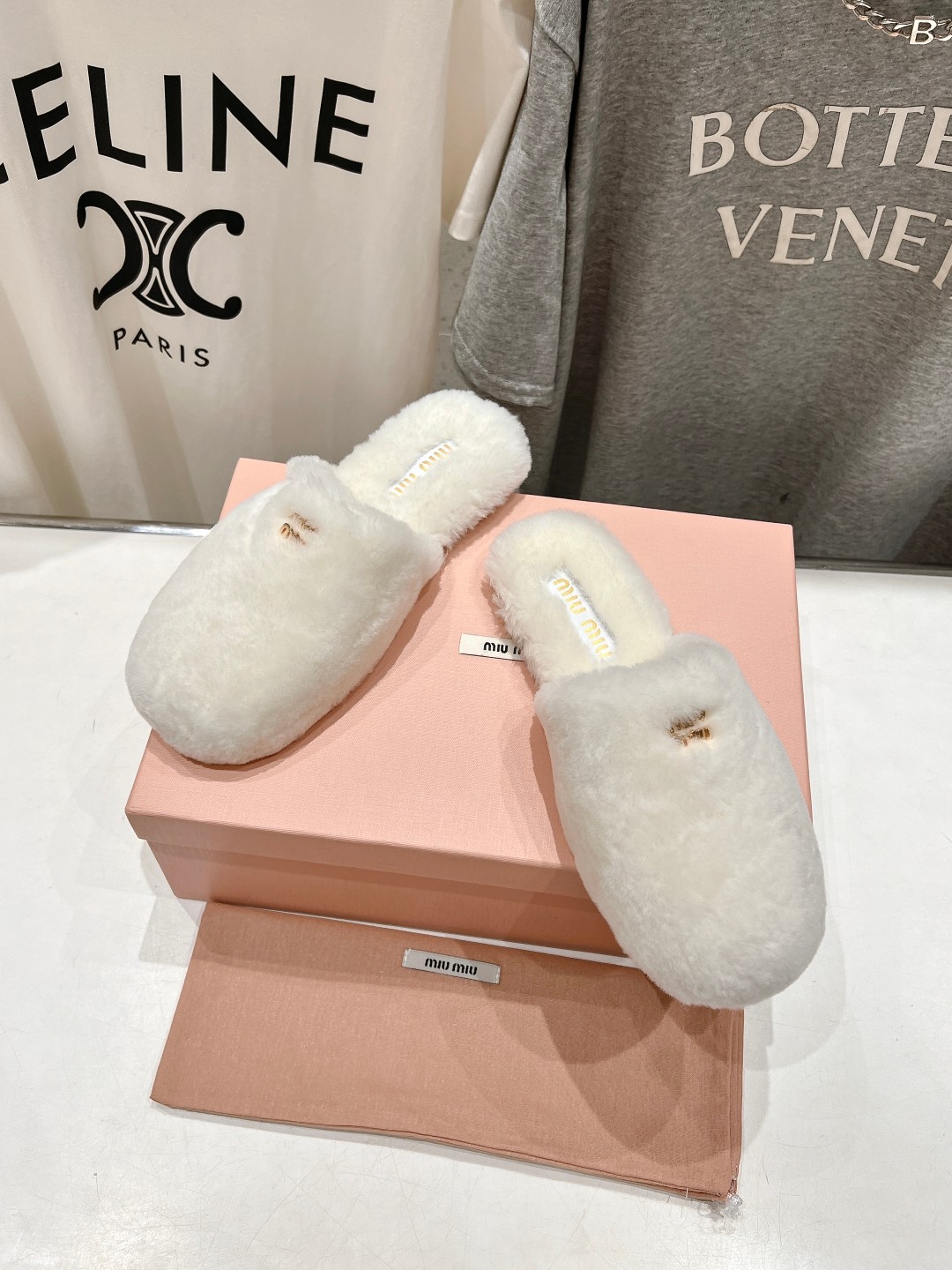高版本出厂 MiuMiu/缪缪F033 2025ss秋冬新款居家包头毛毛拖鞋毛毛鞋缪缪又让我重新爱了它一