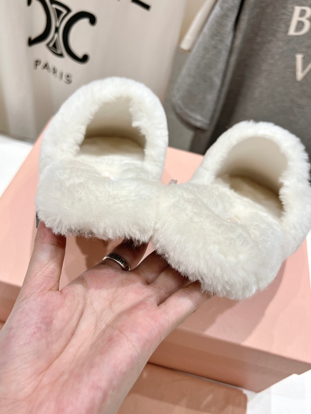 高版本出厂 MiuMiu/缪缪F033 2025ss秋冬新款居家包头毛毛拖鞋毛毛鞋缪缪又让我重新爱了它一