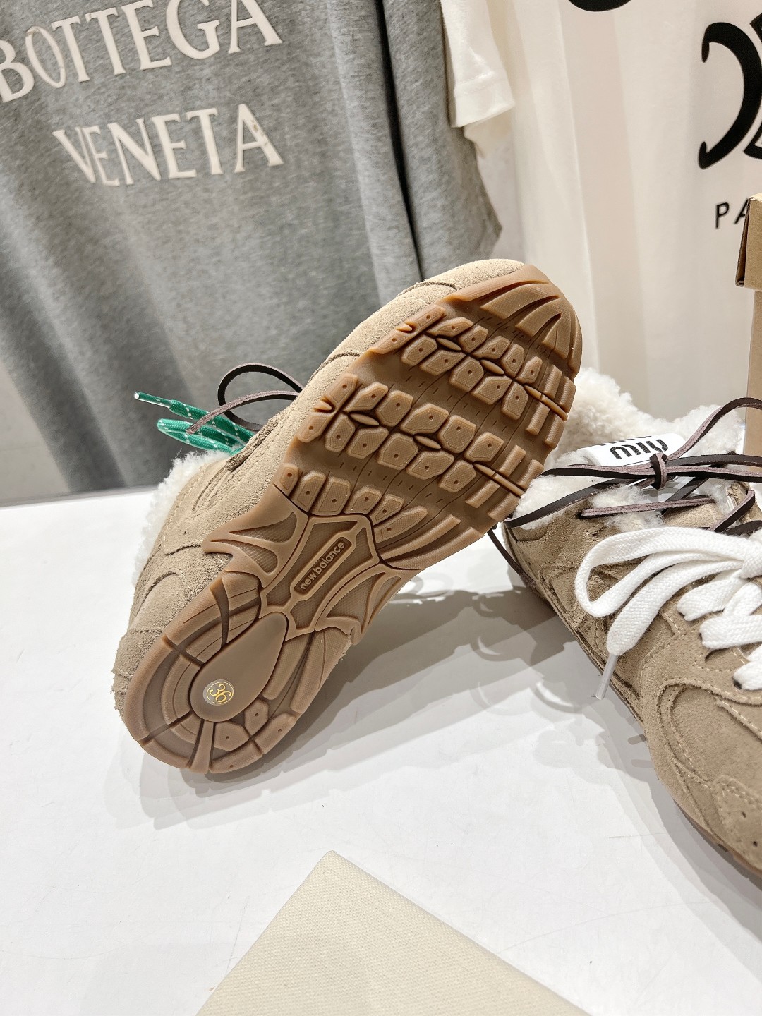 高版本出厂 毛里 miumiu 缪缪F022 Miu Miu x New Balance联名款休闲运动鞋