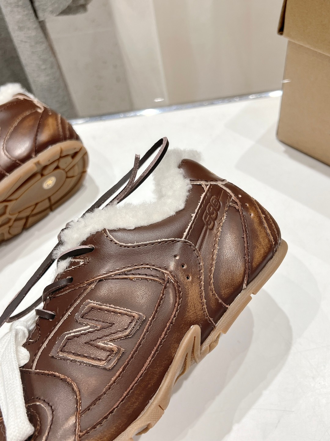 高版本出厂 毛里 miumiu 缪缪F022 Miu Miu x New Balance联名款休闲运动鞋