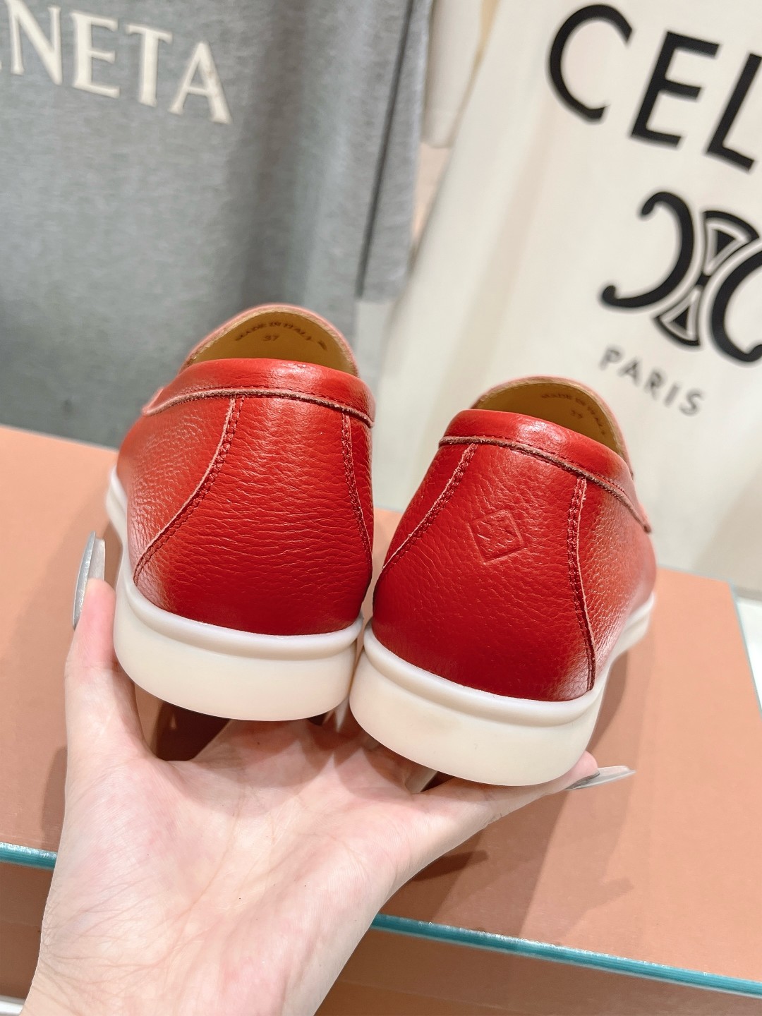 高版本出厂 女款  男款+20
  Loro Piana* LP万年经典款乐福鞋 简约时尚 脚感超级舒适