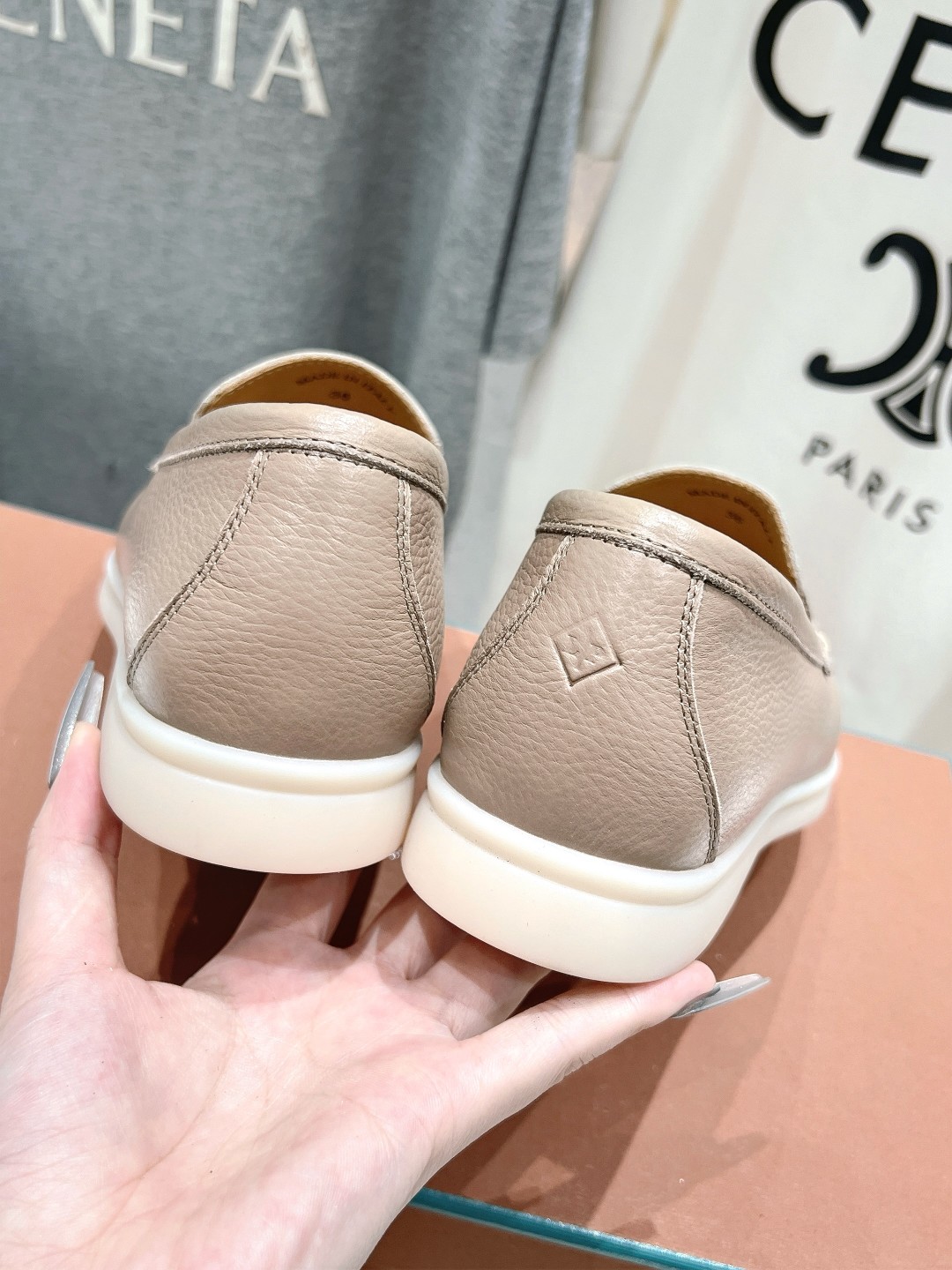 高版本出厂 女款  男款+20
  Loro Piana* LP万年经典款乐福鞋 简约时尚 脚感超级舒适