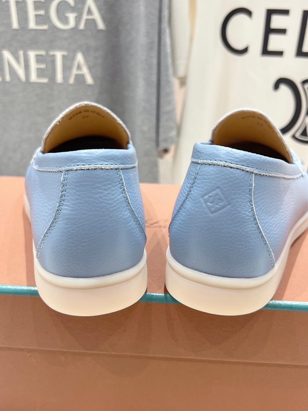 高版本出厂 女款  男款+20
  Loro Piana* LP万年经典款乐福鞋 简约时尚 脚感超级舒适