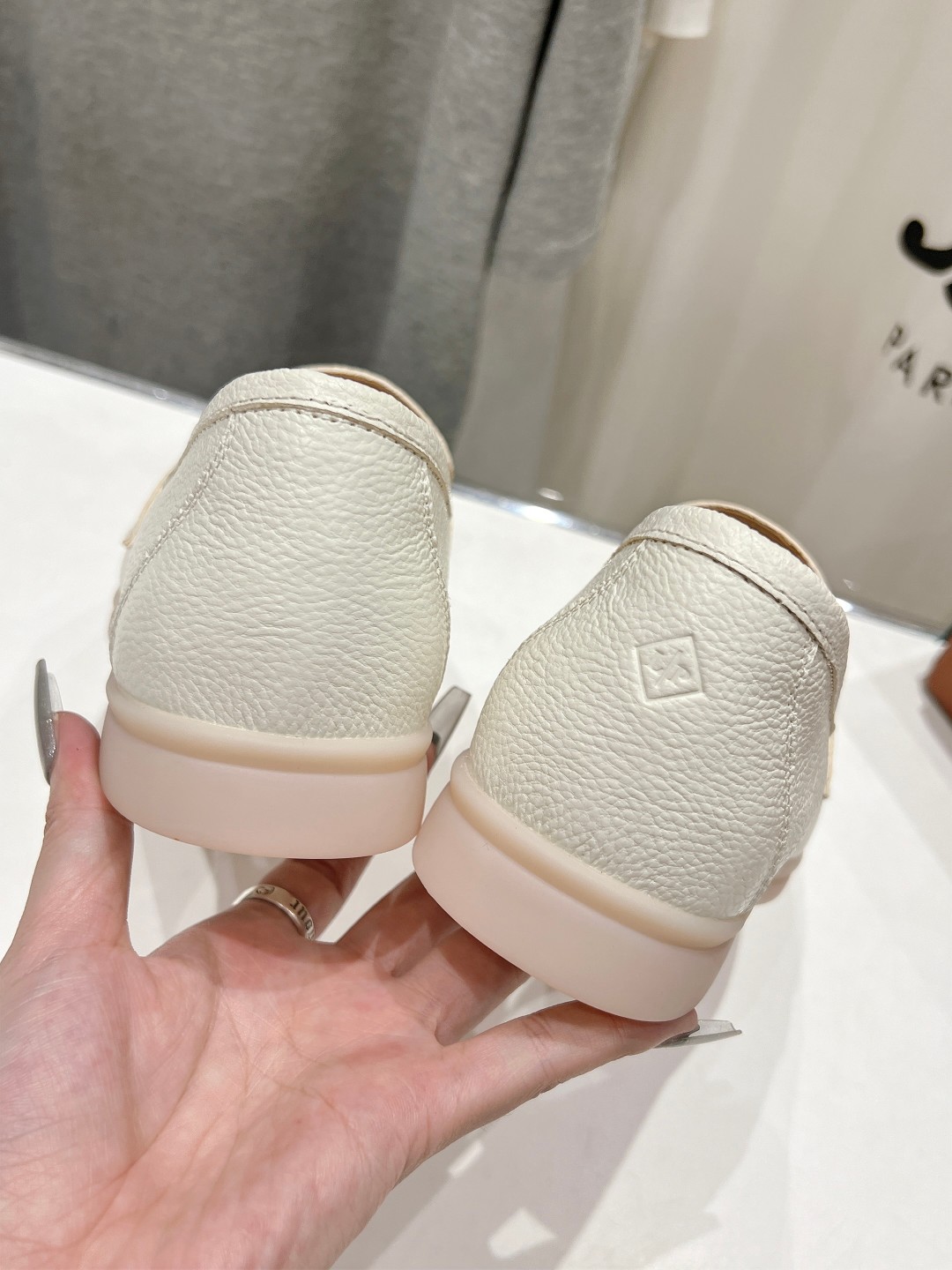 高版本出厂 女款  男款+20
  Loro Piana* LP万年经典款乐福鞋 简约时尚 脚感超级舒适