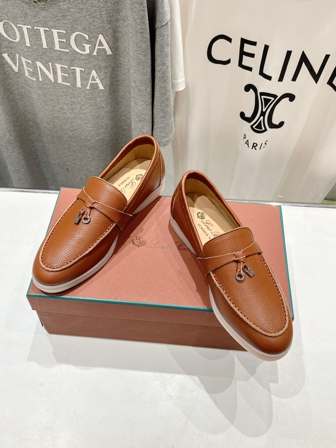 高版本出厂 女款  男款+20
  Loro Piana* LP万年经典款乐福鞋 简约时尚 脚感超级舒适