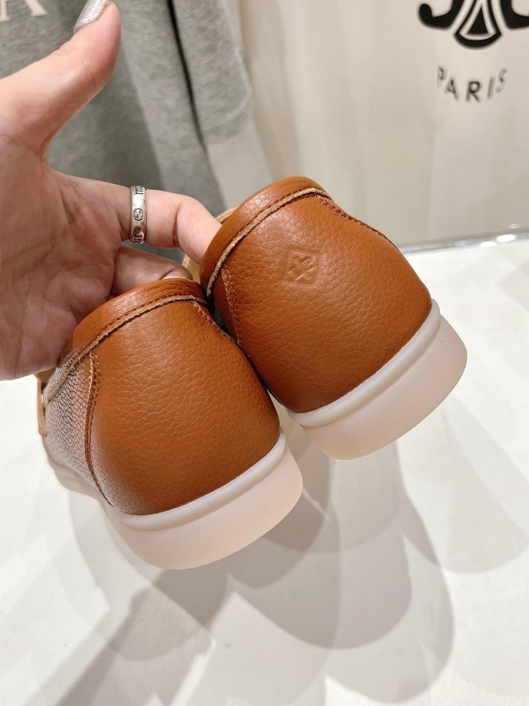 高版本出厂 女款  男款+20
  Loro Piana* LP万年经典款乐福鞋 简约时尚 脚感超级舒适
