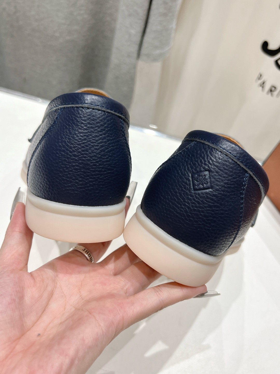 高版本出厂 女款  男款+20
  Loro Piana* LP万年经典款乐福鞋 简约时尚 脚感超级舒适